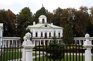 Садиба Середніково - російська садиба в Підмосков'ї (кінний завод скотарня) Садиба Середніково - російська садиба в Підмосков'ї