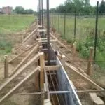 Встановлення огорожі з профнастилу на дачі своїми руками - відео та фото інструкція (своїми) Встановлення огорожі з профнастилу на дачі своїми руками - відео та фото інструкція