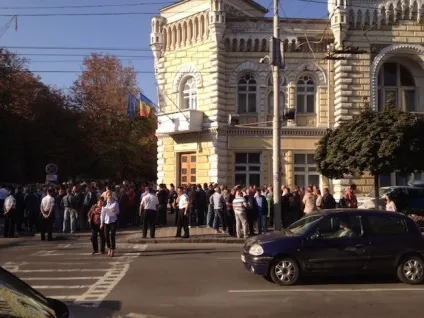 Ранок без маршруток або як я добрався на роботу (Ранок маршруток дістався) Ранок без маршруток або як я добрався на роботу