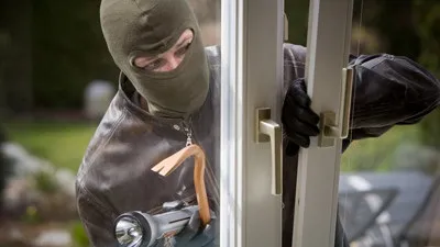 Види квартирних крадіжок інсценування, зі зломом (крадіжок) Види квартирних крадіжок інсценування, зі зломом