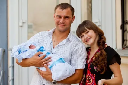 Виписка з пологового будинку влітку, взимку і восени (пологового будинку) Виписка з пологового будинку влітку, взимку і восени