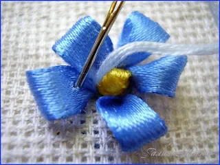 Вишиваємо незабудку стрічками - ярмарок майстрів - ручна робота, handmade (незабудка) Вишиваємо незабудку стрічками - ярмарок майстрів - ручна робота, handmade