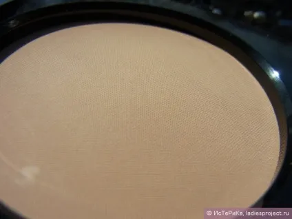 Компактна пудра les beiges healthy glow sheer powder spf 15 (пудра) Компактна пудра les beiges healthy glow sheer powder spf 15