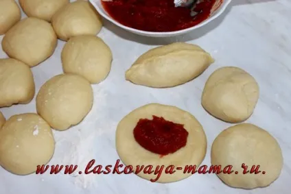 Смачні булочки з повидлом рецепт з фото (смачні) Смачні булочки з повидлом рецепт з фото