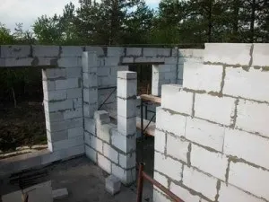 Зведення одношарових зовнішніх стін будинку (одношарових) Зведення одношарових зовнішніх стін будинку