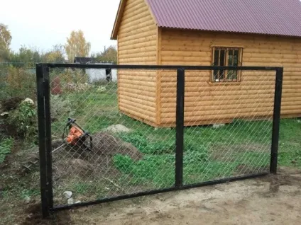 Ворота і хвіртка з сітки рабиці своїми руками (хвіртка) Ворота і хвіртка з сітки рабиці своїми руками
