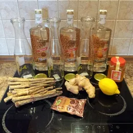Хреновуха рецепт з горілки, спирту, самогону зі спеціями (горілка) Хреновуха рецепт з горілки, спирту, самогону зі спеціями