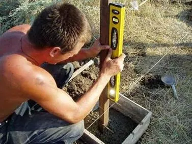 Огорожа з профільної труби своїми руками креслення, необхідні матеріали, спорудження все про труби (звареної секційний паркан профільної труби стовпи профнастилу розмір креслення ескіз) Огорожа з профільної труби своїми руками креслення, необхідні матеріали, спорудження все про труби