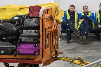 Юлія Латиніна про жлобство і скасування безкоштовного авіабагажу (нова газета) Юлія Латиніна про жлобство і скасування безкоштовного авіабагажу