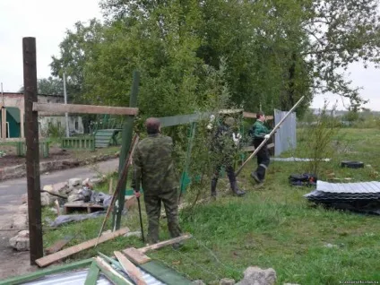 Огорожа з металевого паркану своїми руками фото, відгуки (паркану) Огорожа з металевого паркану своїми руками фото, відгуки