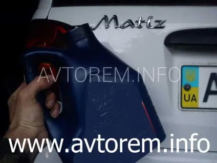 Заміна масла і масляного фільтра в двигуні автомобіля daewoo matiz - самостійна заміна масла (двигун) Заміна масла і масляного фільтра в двигуні автомобіля daewoo matiz - самостійна заміна масла