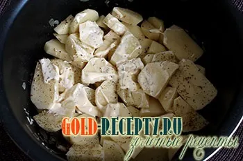 Запечена картопля в мультиварці з м'ясом (картопля з м'ясом в мультиварці фото) Запечена картопля в мультиварці з м'ясом