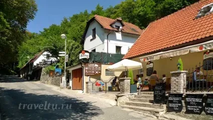 Замок Карлштейн в Чехії - рай для туристів (Карлштейн) Замок Карлштейн в Чехії - рай для туристів