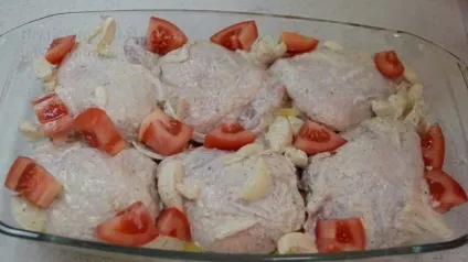 Запечена курка з картоплею в духовці - покроковий рецепт з фото (духовці) Запечена курка з картоплею в духовці - покроковий рецепт з фото