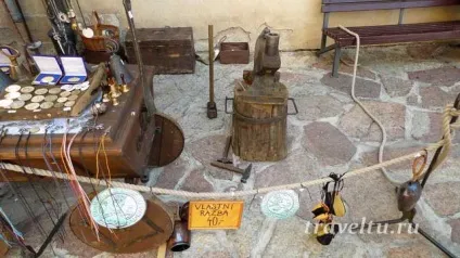 Замок Карлштейн в Чехії - рай для туристів (Карлштейн) Замок Карлштейн в Чехії - рай для туристів