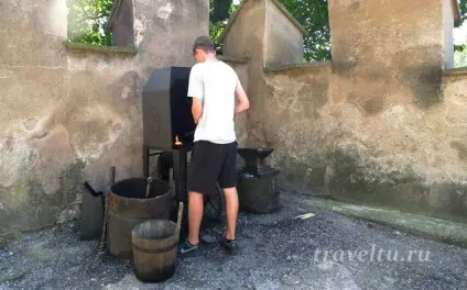 Замок Карлштейн в Чехії - рай для туристів (замок) Замок Карлштейн в Чехії - рай для туристів