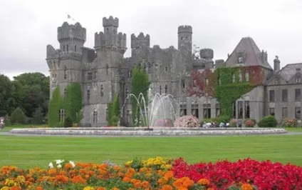 Замок Торнбері (thornbury castle)