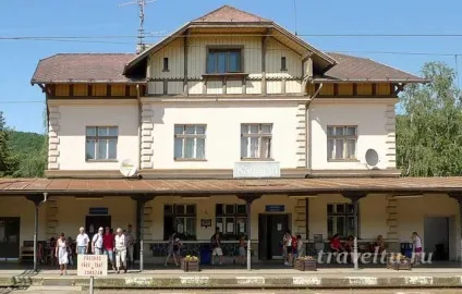 Замок Карлштейн в Чехії - рай для туристів (Карлштейн) Замок Карлштейн в Чехії - рай для туристів