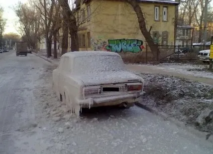 Замерзли вікна в машині як вирішити проблему (відігріти машину) Замерзли вікна в машині як вирішити проблему
