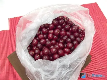 заморожена вишня