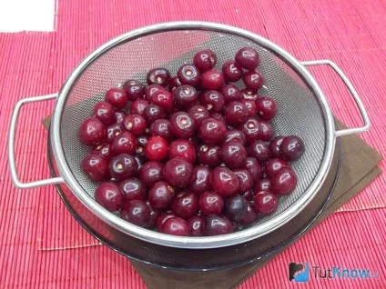 заморожена вишня