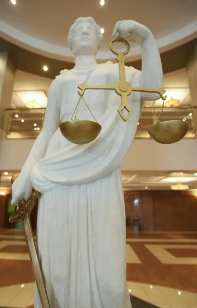Заплутана історія
