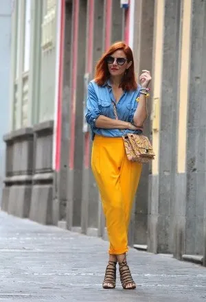 Жовті штани і ваші яскраві луки! (З чим поєднувати яскраві жовті штани) Жовті штани і ваші яскраві луки!