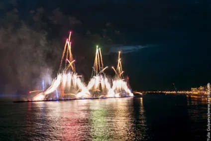 Червоні вітрила пітер 2014