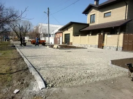 Асфальтування двору приватного будинку фото і відео