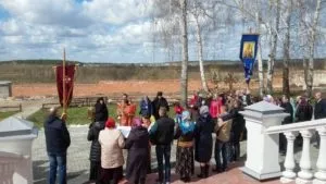 Богослужіння, богородиці-Знаменський сухотінскій жіночий монастир (озері, що горить вогнем) Богослужіння, богородиці-Знаменський сухотінскій жіночий монастир