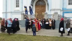 Богослужіння, богородиці-Знаменський сухотінскій жіночий монастир (озері, що горить вогнем) Богослужіння, богородиці-Знаменський сухотінскій жіночий монастир