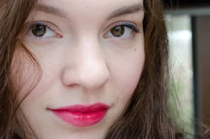 Блиск для губ mac versicolour stain (resilient rouge) отзивmashvisage, mashvisage