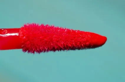 Блиск для губ mac versicolour stain (resilient rouge) отзивmashvisage, mashvisage