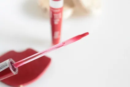 Bourjois sweet kiss gloss блиск для губ у відтінку 06 - juravlinka