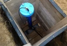 Бурити свердловину на ділянці найкраща вода, прорубати взимку, на дачній, правильно, всередині будинку навпроти (бурити свердловину) Бурити свердловину на ділянці найкраща вода, прорубати взимку, на дачній, правильно, всередині будинку навпроти