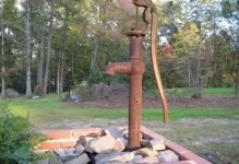 Бурити свердловину на ділянці найкраща вода, прорубати взимку, на дачній, правильно, всередині будинку навпроти (ділянці) Бурити свердловину на ділянці найкраща вода, прорубати взимку, на дачній, правильно, всередині будинку навпроти