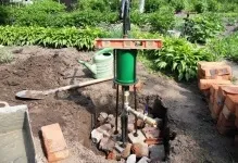 Бурити свердловину на ділянці найкраща вода, прорубати взимку, на дачній, правильно, всередині будинку навпроти (ділянці) Бурити свердловину на ділянці найкраща вода, прорубати взимку, на дачній, правильно, всередині будинку навпроти