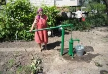 Бурити свердловину на ділянці найкраща вода, прорубати взимку, на дачній, правильно, всередині будинку навпроти (бурити) Бурити свердловину на ділянці найкраща вода, прорубати взимку, на дачній, правильно, всередині будинку навпроти