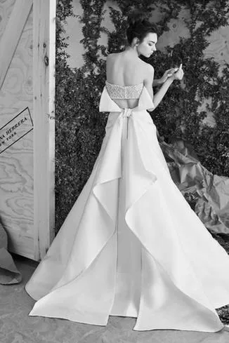 Carolina herrera весільні сукні з колекції весна-літо 2017, tatler, мода, tatler - журнал про (tatler) Carolina herrera весільні сукні з колекції весна-літо 2017, tatler, мода, tatler - журнал про