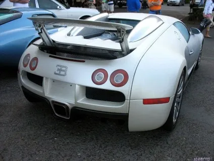 Bugatti veyron 16