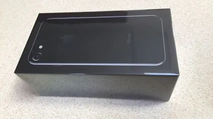 Чим відрізняється iphone 7 чорний (black) від чорного оніксу (jet black) (iphone) Чим відрізняється iphone 7 чорний (black) від чорного оніксу (jet black)