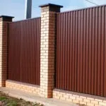 Будівництво паркану з цегли та профнастилу своїми руками - фото і відео установки цегельного