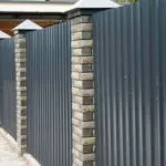 Будівництво паркану з цегли та профнастилу своїми руками - фото і відео установки цегельного