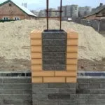 Будівництво паркану з цегли та профнастилу своїми руками - фото і відео установки цегельного