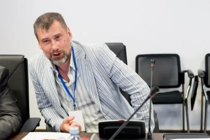 Що значить бути українським, об'єднання українські (українські) Що значить бути українським, об'єднання українські
