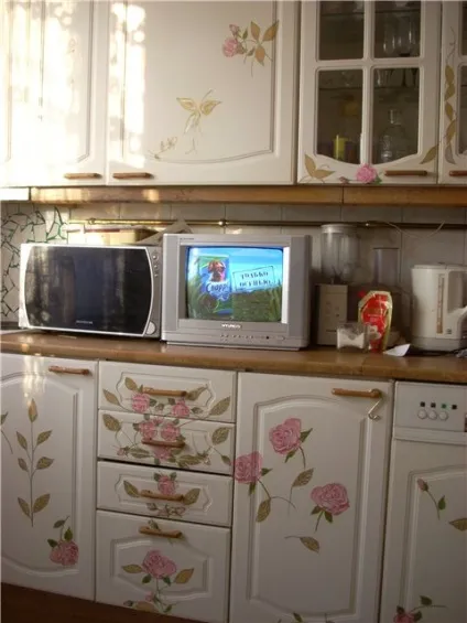 Декупаж кухні (39 фото) інструкція з оформлення своїми руками, приклади прикраси кухонних (декупаж кухні приладдя банок годин стін панно) Декупаж кухні (39 фото) інструкція з оформлення своїми руками, приклади прикраси кухонних