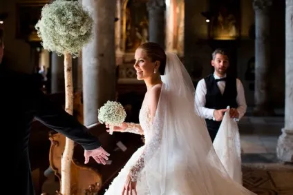 Дочка власника компанії swarovski вийшла заміж в сукні за 1 млн (відправилися) Дочка власника компанії swarovski вийшла заміж в сукні за 1 млн
