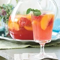 Фруктовий коктейль корисний освіжаючий десерт (коктейль) Фруктовий коктейль корисний освіжаючий десерт