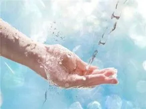 Виконання бажань за допомогою склянки води (стакан) Виконання бажань за допомогою склянки води
