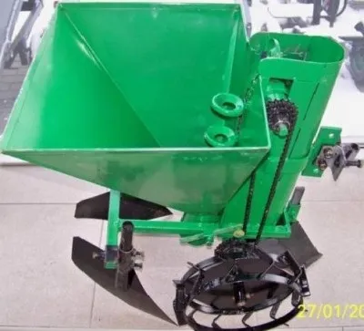 Як робиться посадка картоплі мотоблоком під плуг і картоплесаджалку, motoblok-kultivator (посадка) Як робиться посадка картоплі мотоблоком під плуг і картоплесаджалку, motoblok-kultivator